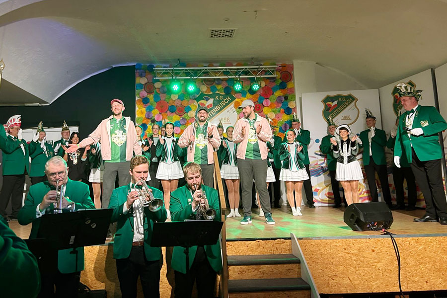 Grün-Weiss Lichtenbusch beim Sessionauftakt. Foto: Verein