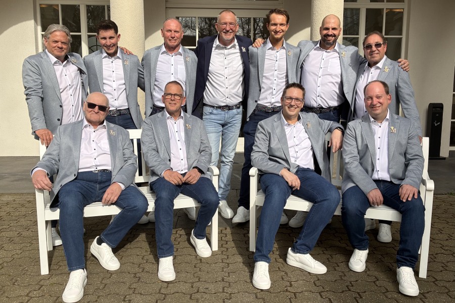 Der designierte Brander Bürgerprinz (o.M.) mit seinem Hofstaat. Foto: Privat.